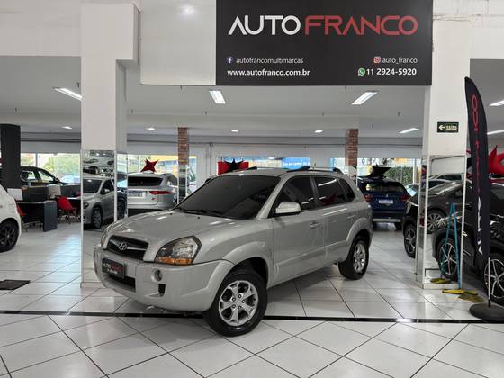 HYUNDAI TUCSON 2.0 MPFI GLS 16V 143CV 2WD GASOLINA 4P AUTOMÁTICO HYUNDAI TUCSON 2.0 MPFI GLS 16V 143CV 2WD GASOLINA 4P AUTOMÁTICO
